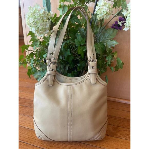 Coach Soho Slim 4983 Tan Leather Shoulder Bag(190 - Picture 1 of 1